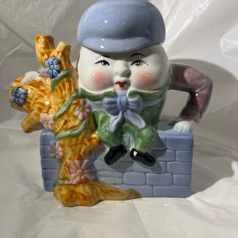Vintage Feita Ceramic Humpty Dumpty Tea Pot